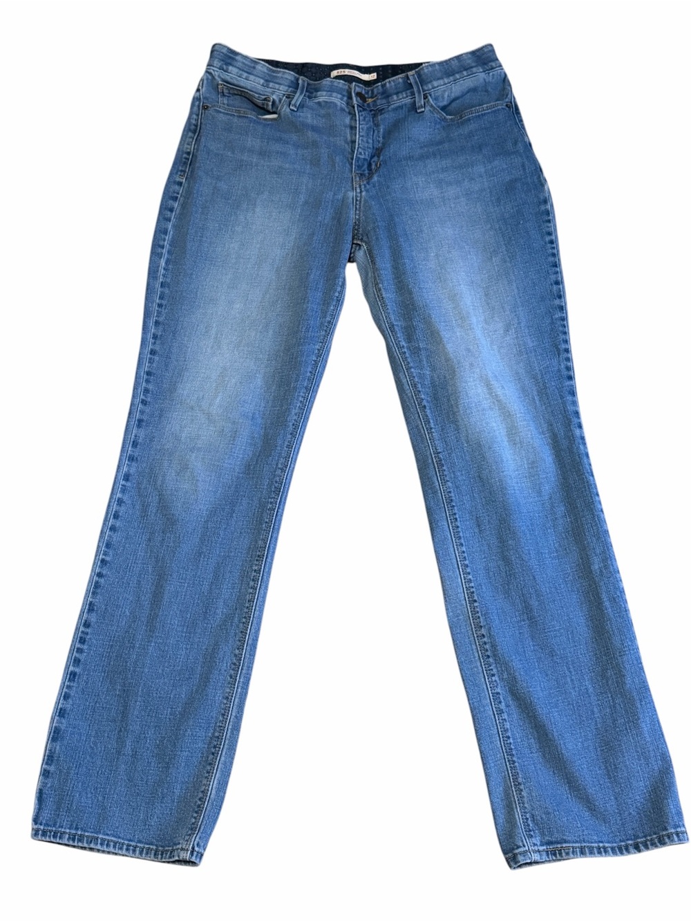Levi's 525 Women's Straight Leg Jeans in Medium Blue Wash